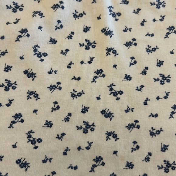 Brandy Melville Floral Tank Top - Picture 2 of 4